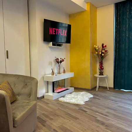 Deluxe - Jacuzzi - Private Parking Apartment *