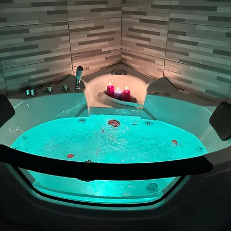 Deluxe - Jacuzzi - Private Parking Torino