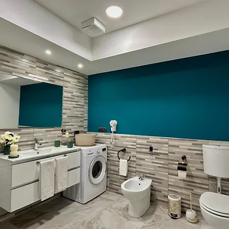 Deluxe - Jacuzzi - Private Parking Appartamento