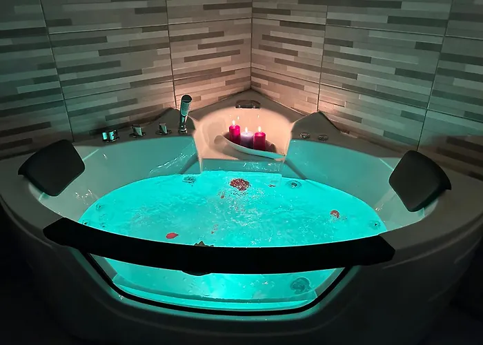 Deluxe - Jacuzzi - Private Parking トリノ